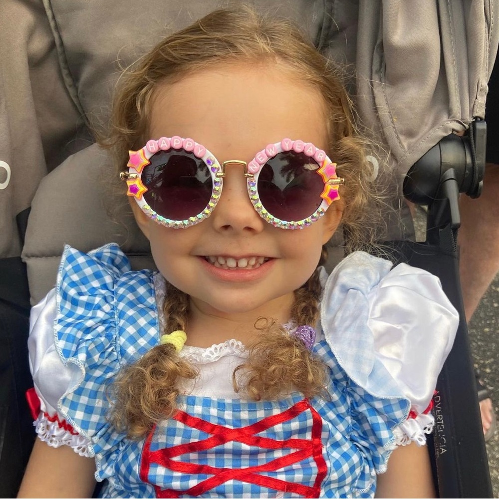 Chic Girls Round Sunglasses with Pearls and Hearts - Supercute! - Picture 11 of 11